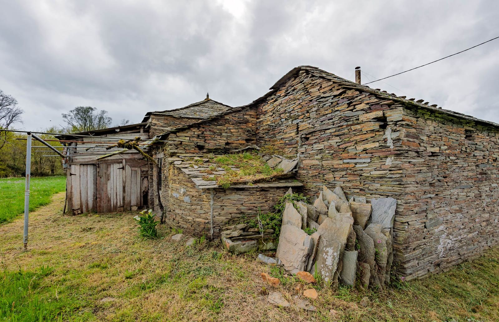 3 soverom Finca/Herregård til salgs i Outeiro de Rei med garasje - € 60 000 (Ref: 8953143)