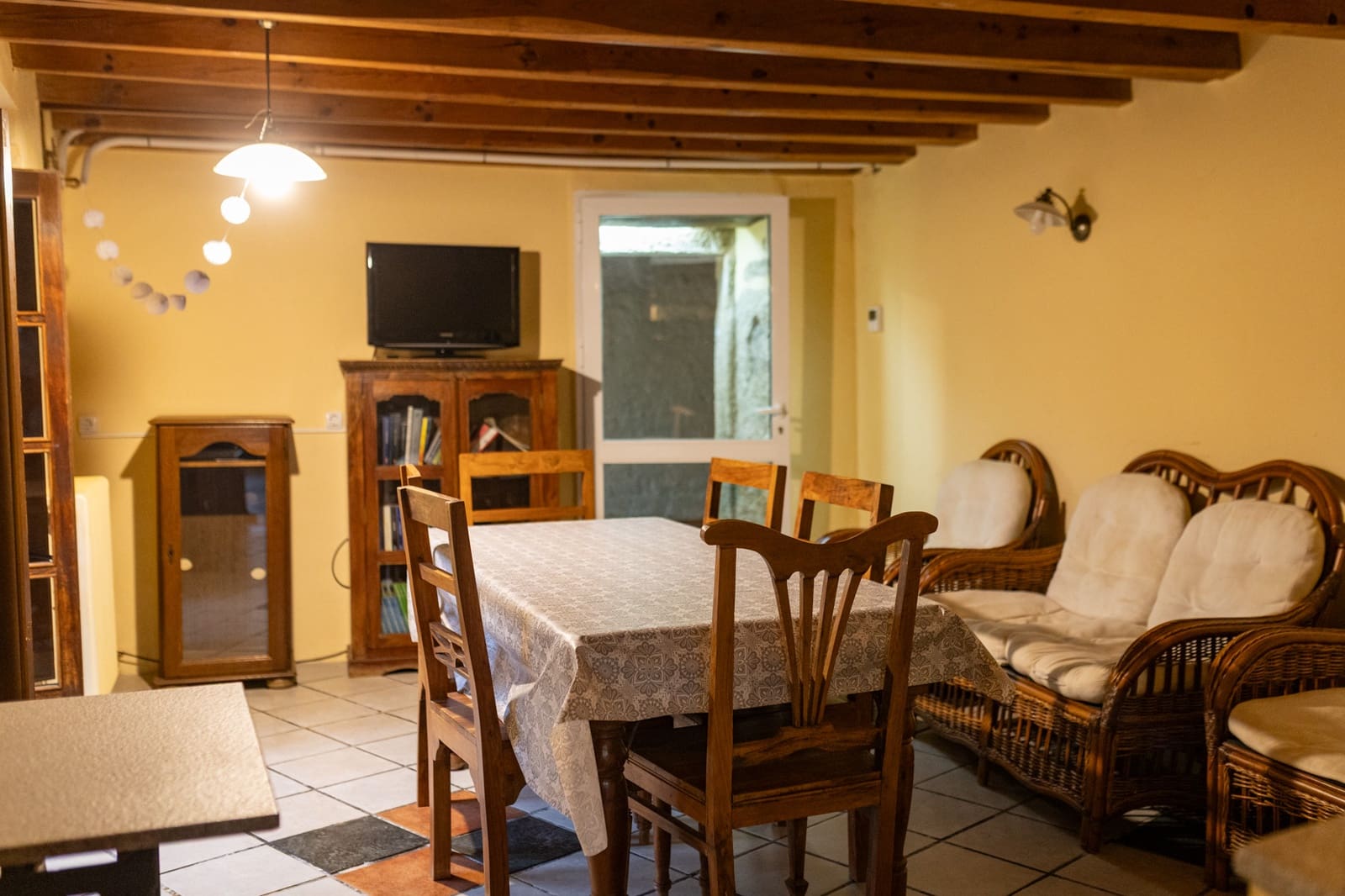 18 bedroom Business for sale in Fonfria with pool - € 350,000 (Ref: 8964350)