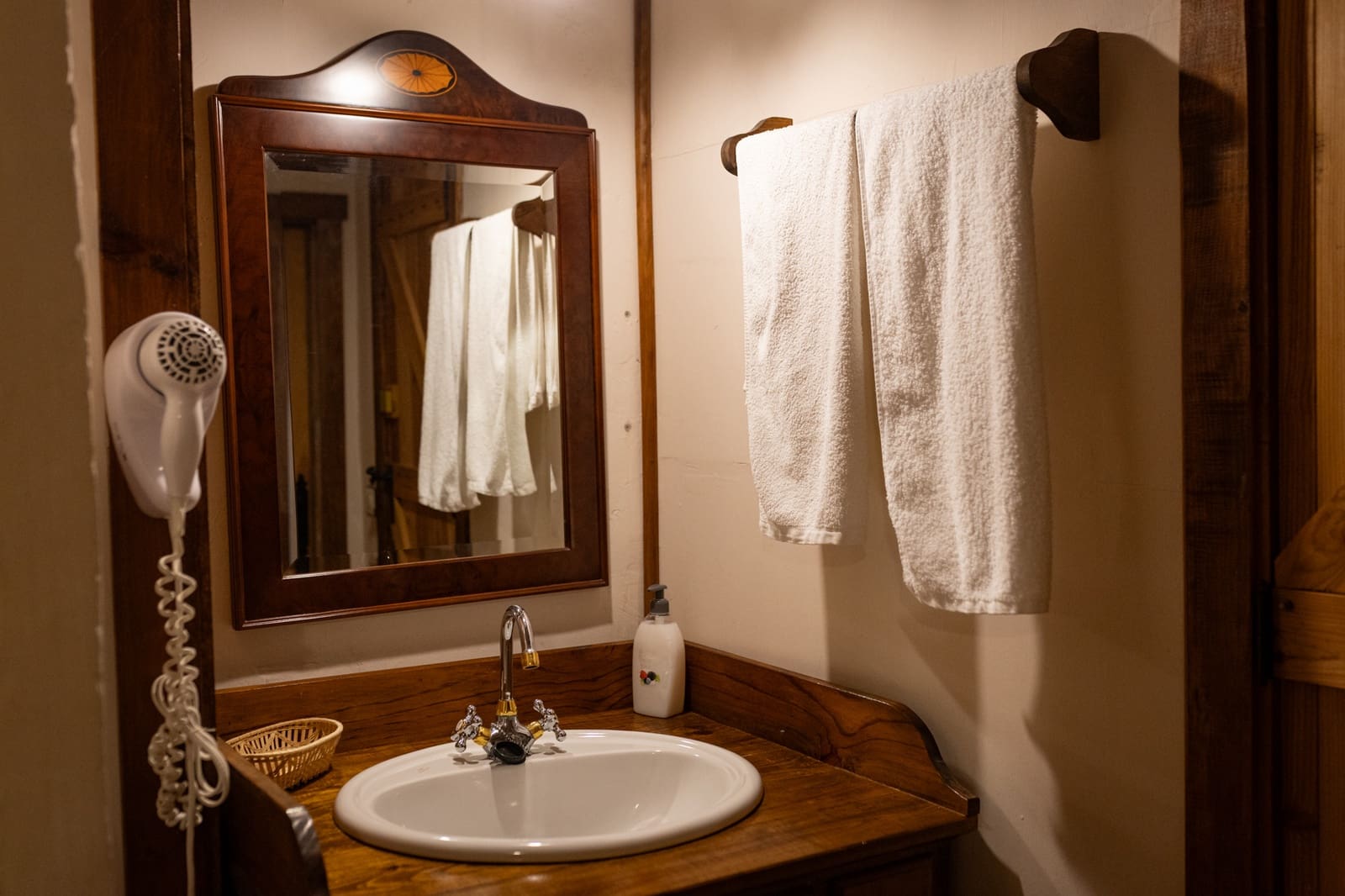 18 bedroom Business for sale in Fonfria with pool - € 350,000 (Ref: 8964350)