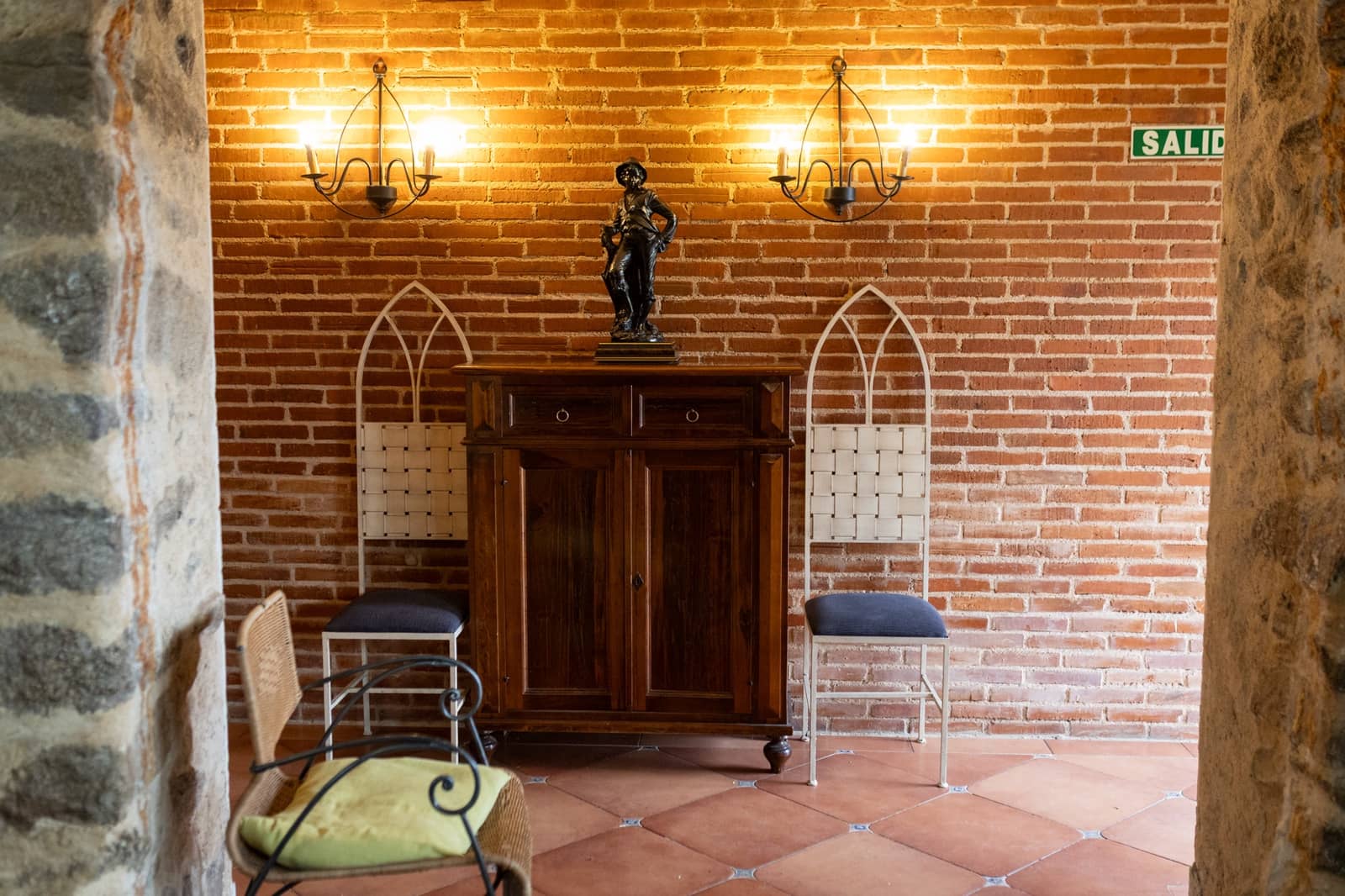 18 bedroom Business for sale in Fonfria with pool - € 350,000 (Ref: 8964350)