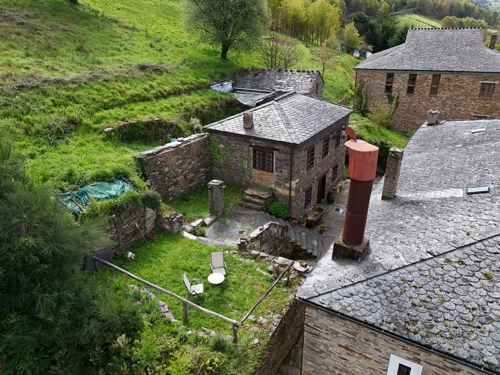 7 soveværelse Virksomhed til salg i Santa Eulalia de Oscos - € 490.000 (Ref: 8982711)