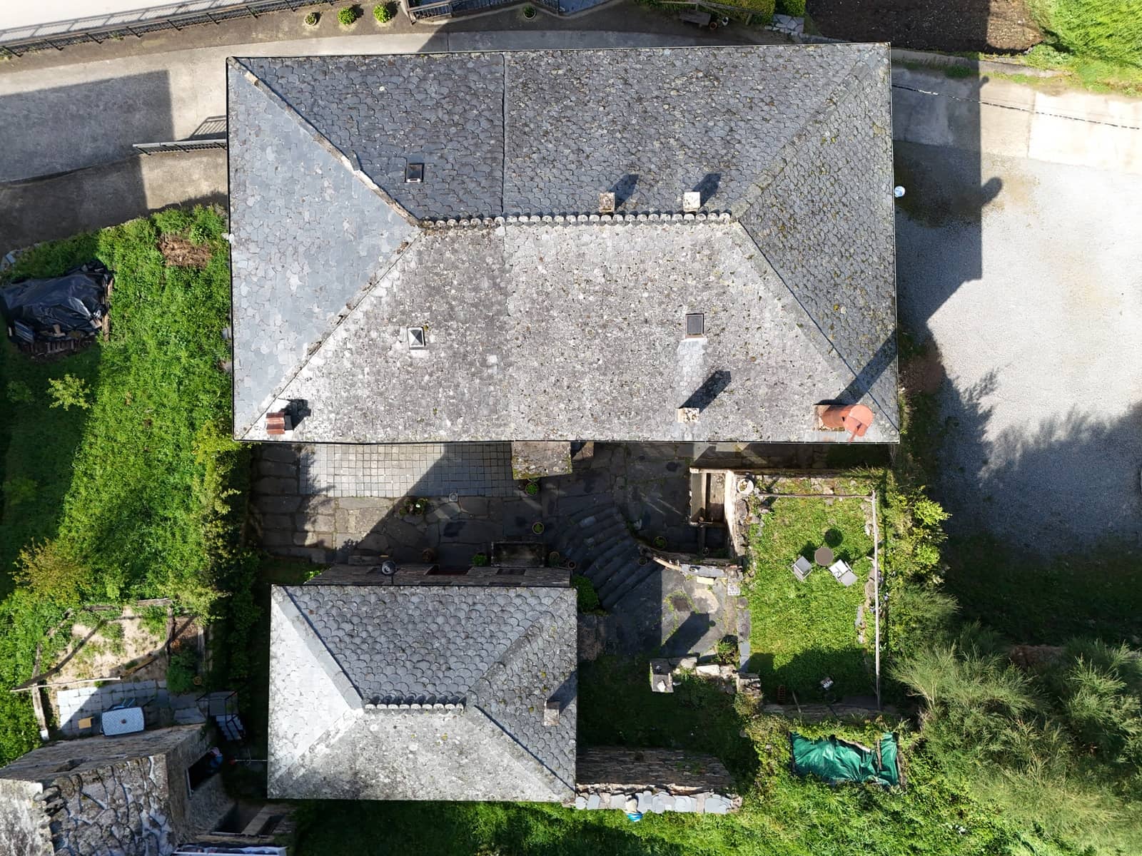 7 soveværelse Virksomhed til salg i Santa Eulalia de Oscos - € 490.000 (Ref: 8982711)