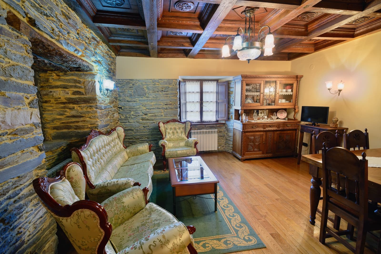 7 soverom Bedrift til salgs i Santa Eulalia de Oscos med garasje - € 490 000 (Ref: 8982711)