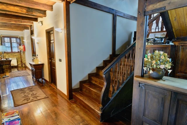 7 bedroom Business for sale in Santa Eulalia de Oscos with garage - € 490,000 (Ref: 8982711)