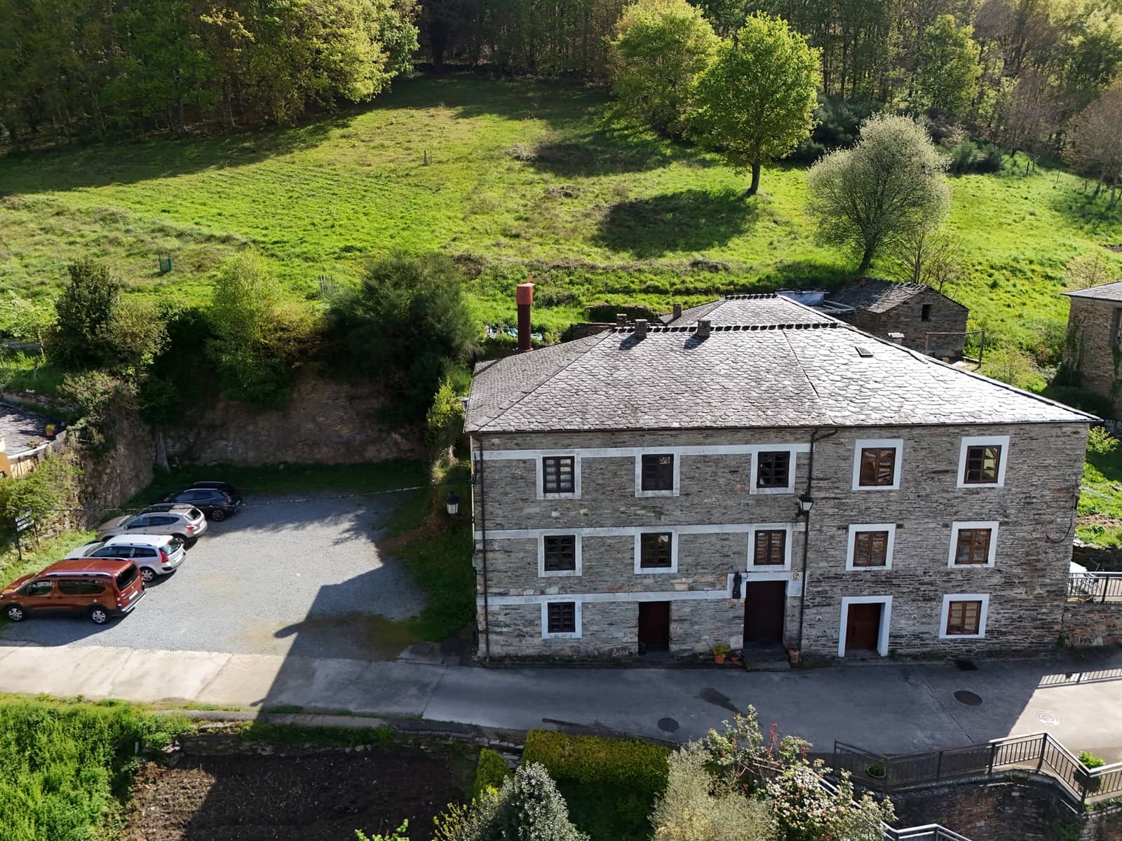 7 soverom Bedrift til salgs i Santa Eulalia de Oscos med garasje - € 490 000 (Ref: 8982711)