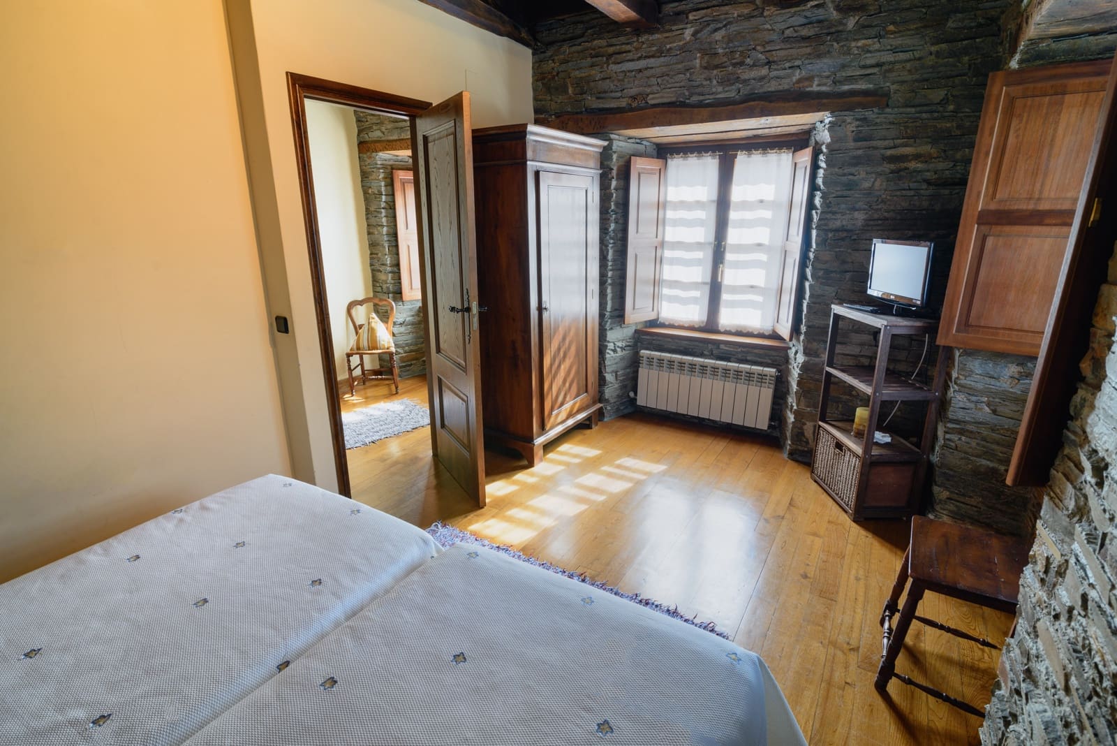7 soverom Bedrift til salgs i Santa Eulalia de Oscos med garasje - € 490 000 (Ref: 8982711)