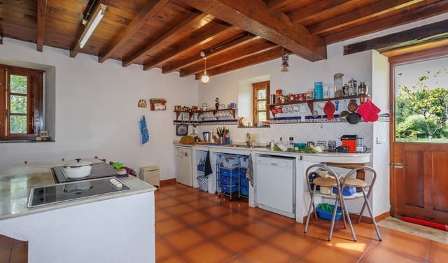 5 slaapkamer Finca/Landhuis te koop in Outeiro de Rei met garage - € 415.000 (Ref: 9006586)