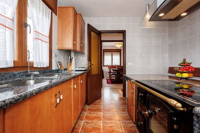 3 chambre Finca/Maison de Campagne à vendre à Palas de Rei avec garage - 180 000 € (Ref: 9006589)