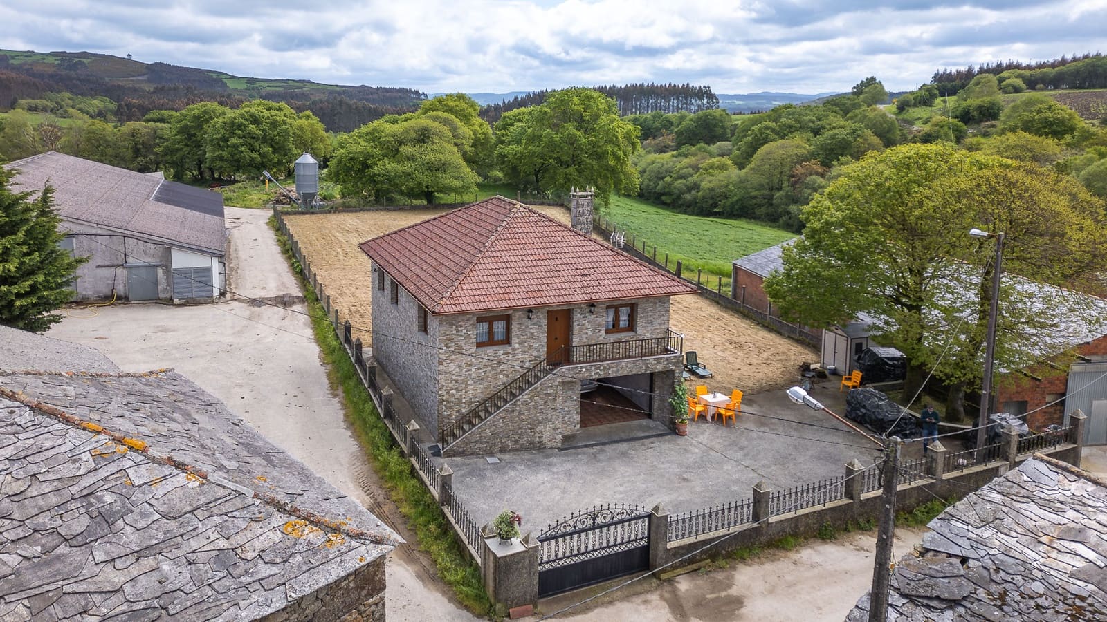3 soveværelse Finca/Landehus til salg i Palas de Rei med garage - € 180.000 (Ref: 9006589)