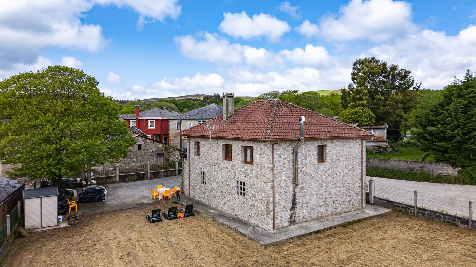 3 soveværelse Finca/Landehus til salg i Palas de Rei med garage - € 180.000 (Ref: 9006589)