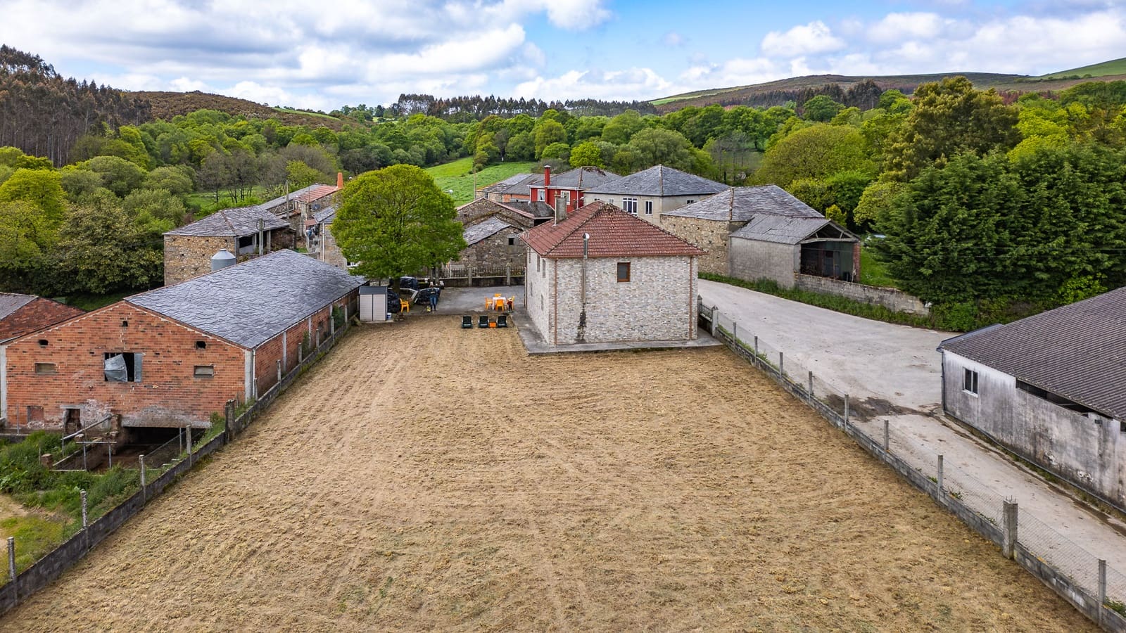 3 soveværelse Finca/Landehus til salg i Palas de Rei med garage - € 180.000 (Ref: 9006589)