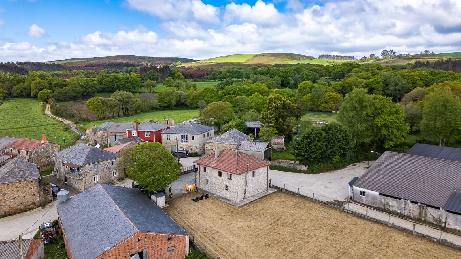 3 soveværelse Finca/Landehus til salg i Palas de Rei med garage - € 180.000 (Ref: 9006589)
