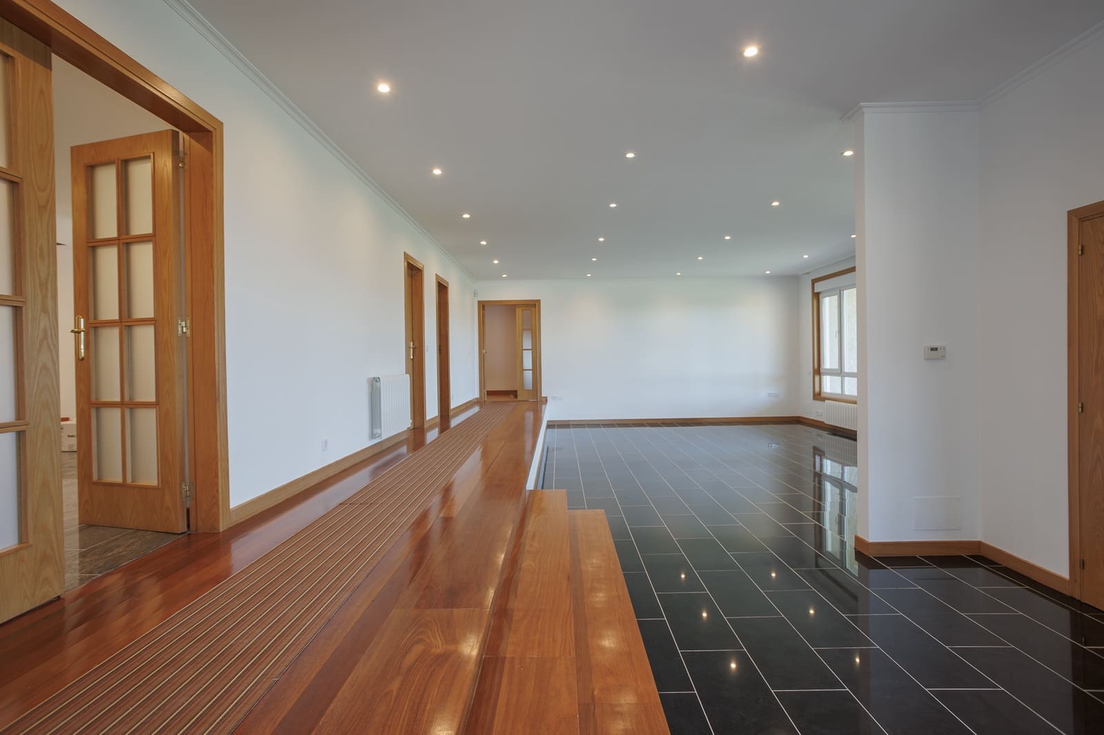 6 bedroom Finca/Country House for sale in Poio with garage - € 1,750,000 (Ref: 9019215)