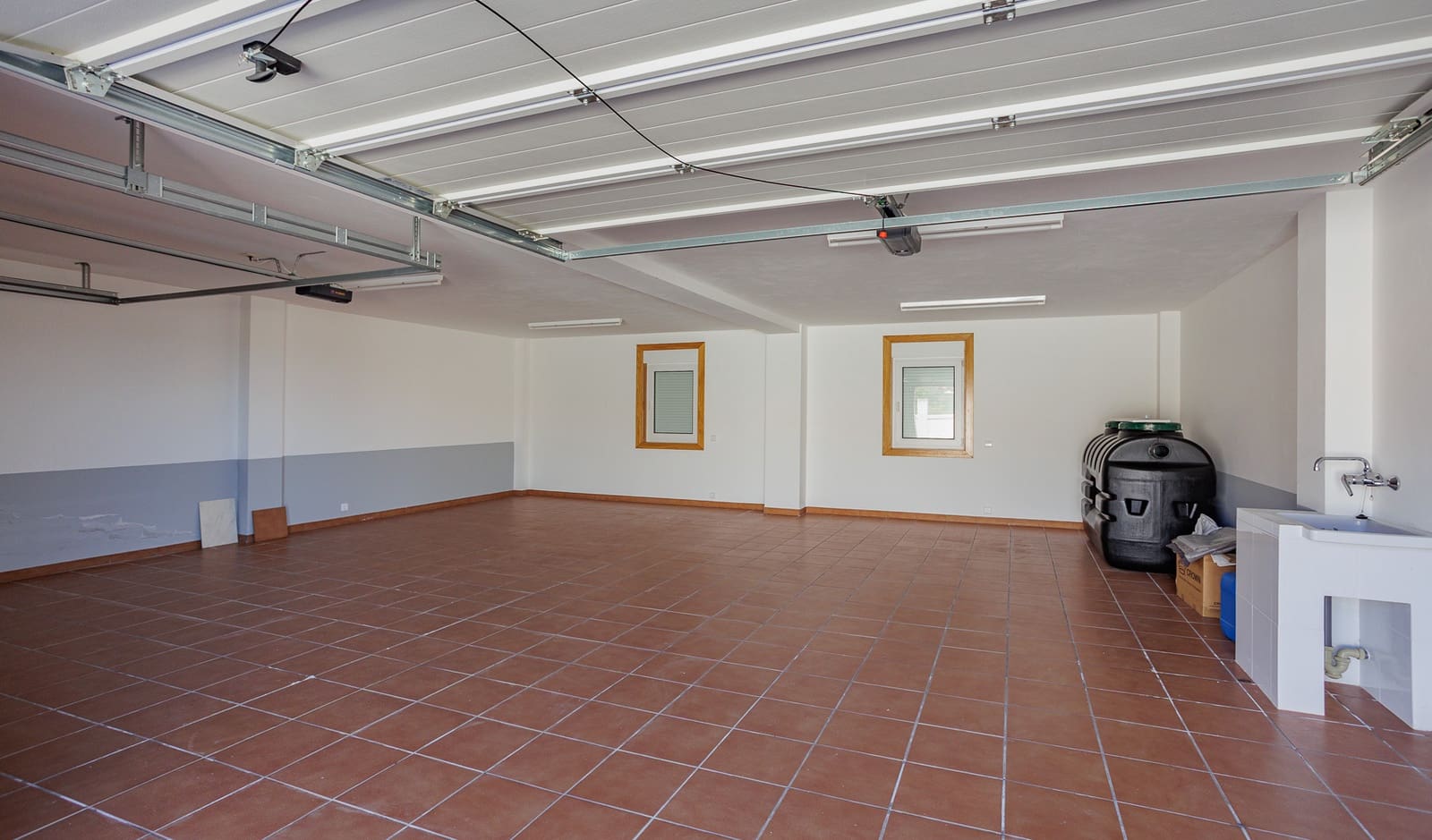 6 bedroom Finca/Country House for sale in Poio with garage - € 1,750,000 (Ref: 9019215)