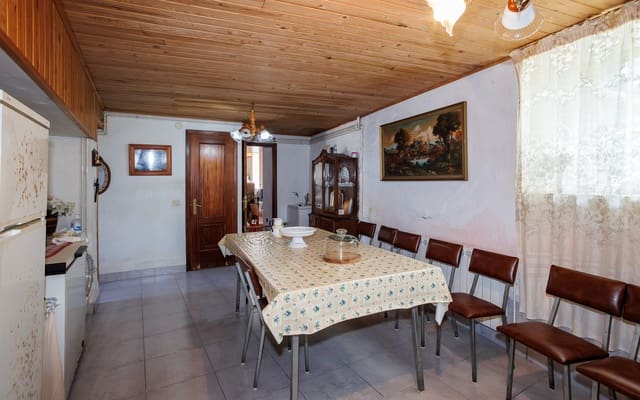 6 bedroom Finca/Country House for sale in Outeiro de Rei - € 195,000 (Ref: 9027246)