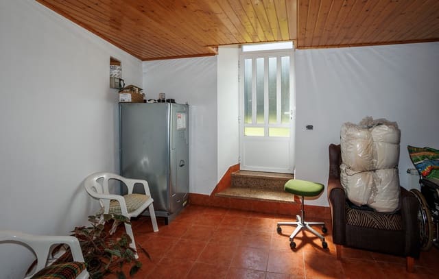 6 bedroom Finca/Country House for sale in Outeiro de Rei - € 195,000 (Ref: 9027246)