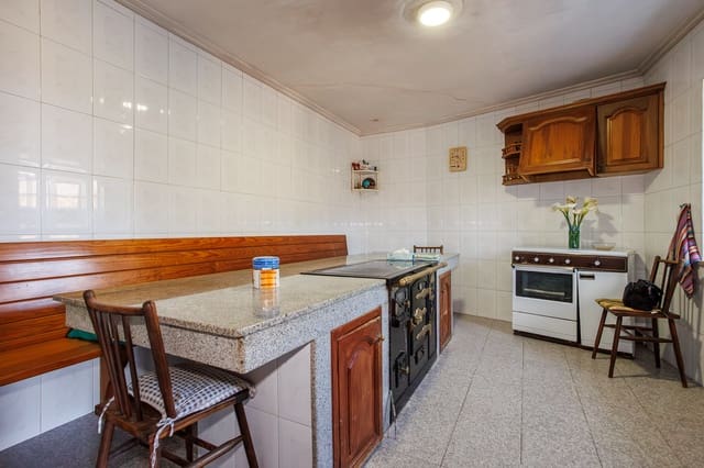 6 bedroom Finca/Country House for sale in Outeiro de Rei - € 195,000 (Ref: 9027246)