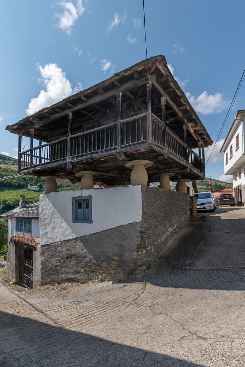 2 soveværelse Finca/Landehus til salg i Cangas del Narcea - € 77.500 (Ref: 9069188)