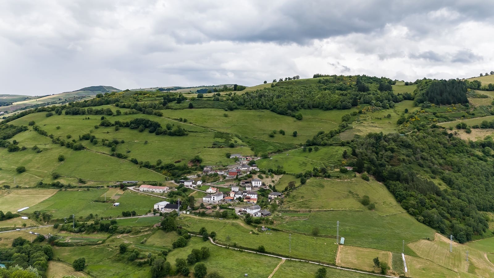 2 soveværelse Finca/Landehus til salg i Cangas del Narcea - € 77.500 (Ref: 9069188)