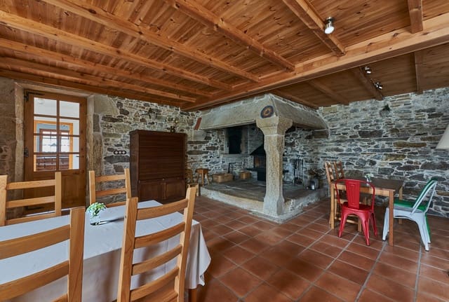 7 soveværelse Virksomhed til salg i Coristanco med swimmingpool garage - € 500.000 (Ref: 9076871)