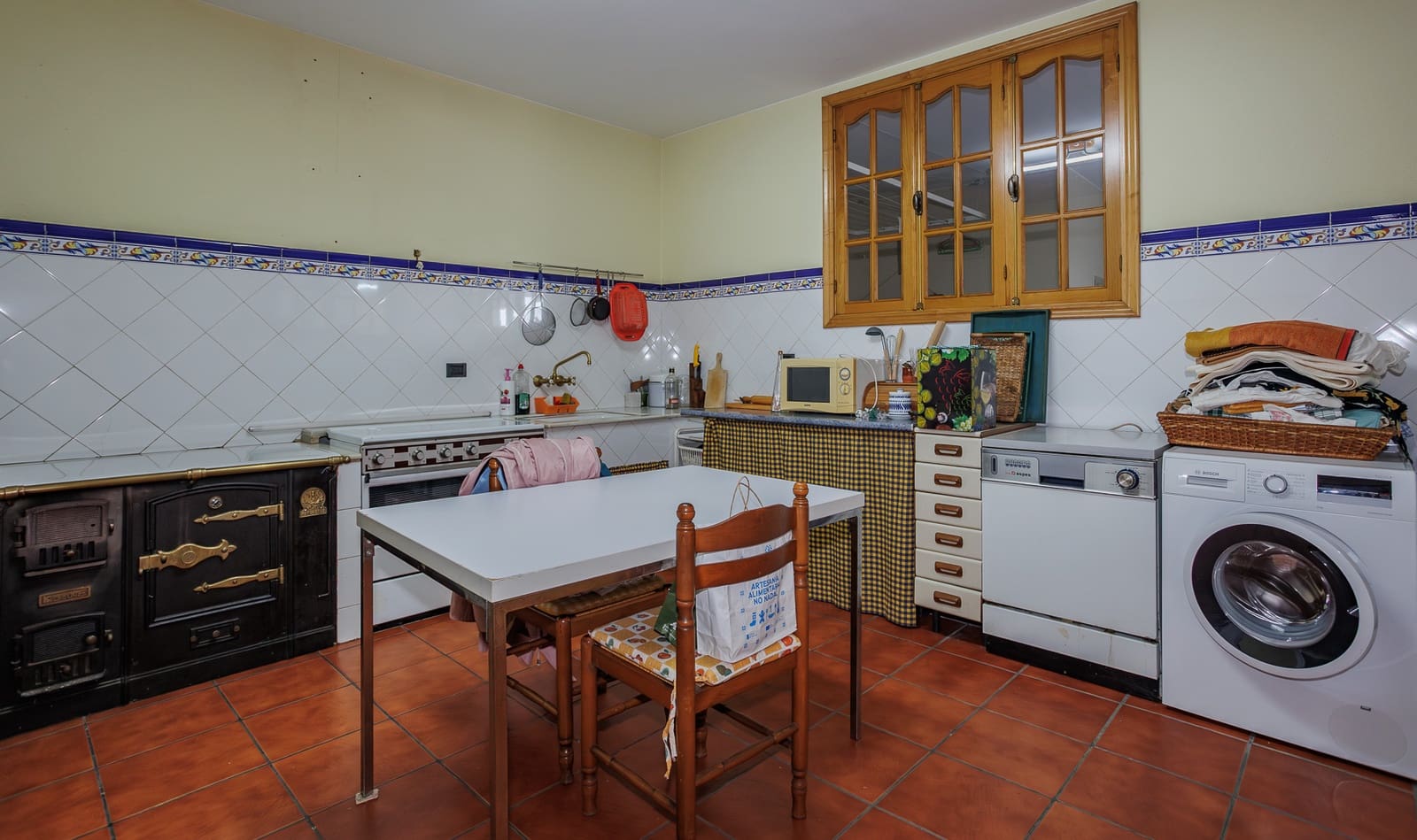 5 soveværelse Finca/Landehus til salg i Lugo by med swimmingpool - € 590.000 (Ref: 9082649)