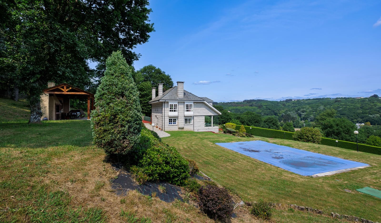 5 soveværelse Finca/Landehus til salg i Lugo by med swimmingpool - € 590.000 (Ref: 9082649)