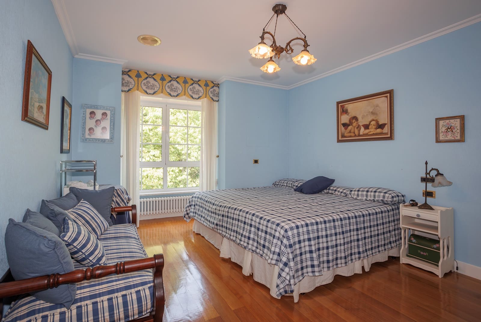 5 soveværelse Finca/Landehus til salg i Lugo by med swimmingpool - € 590.000 (Ref: 9082649)