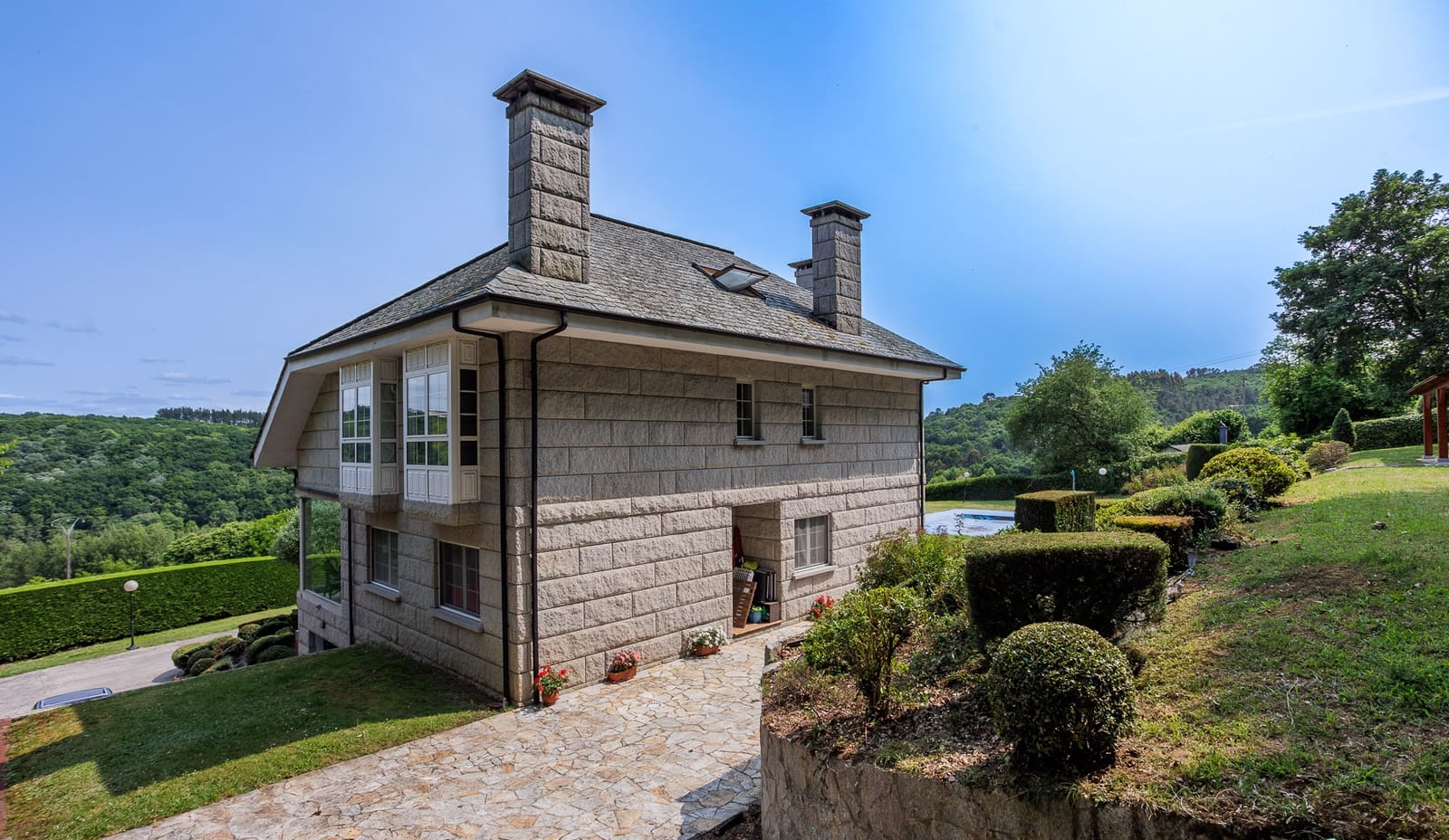 5 soveværelse Finca/Landehus til salg i Lugo by med swimmingpool - € 590.000 (Ref: 9082649)