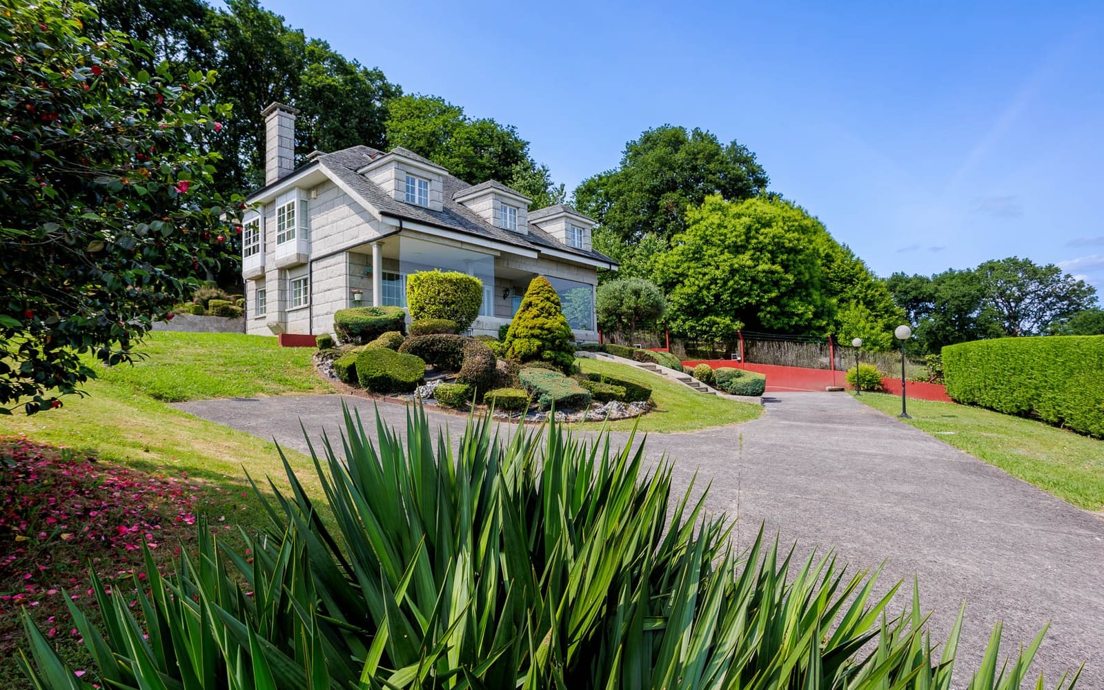 5 soveværelse Finca/Landehus til salg i Lugo by med swimmingpool - € 590.000 (Ref: 9082649)