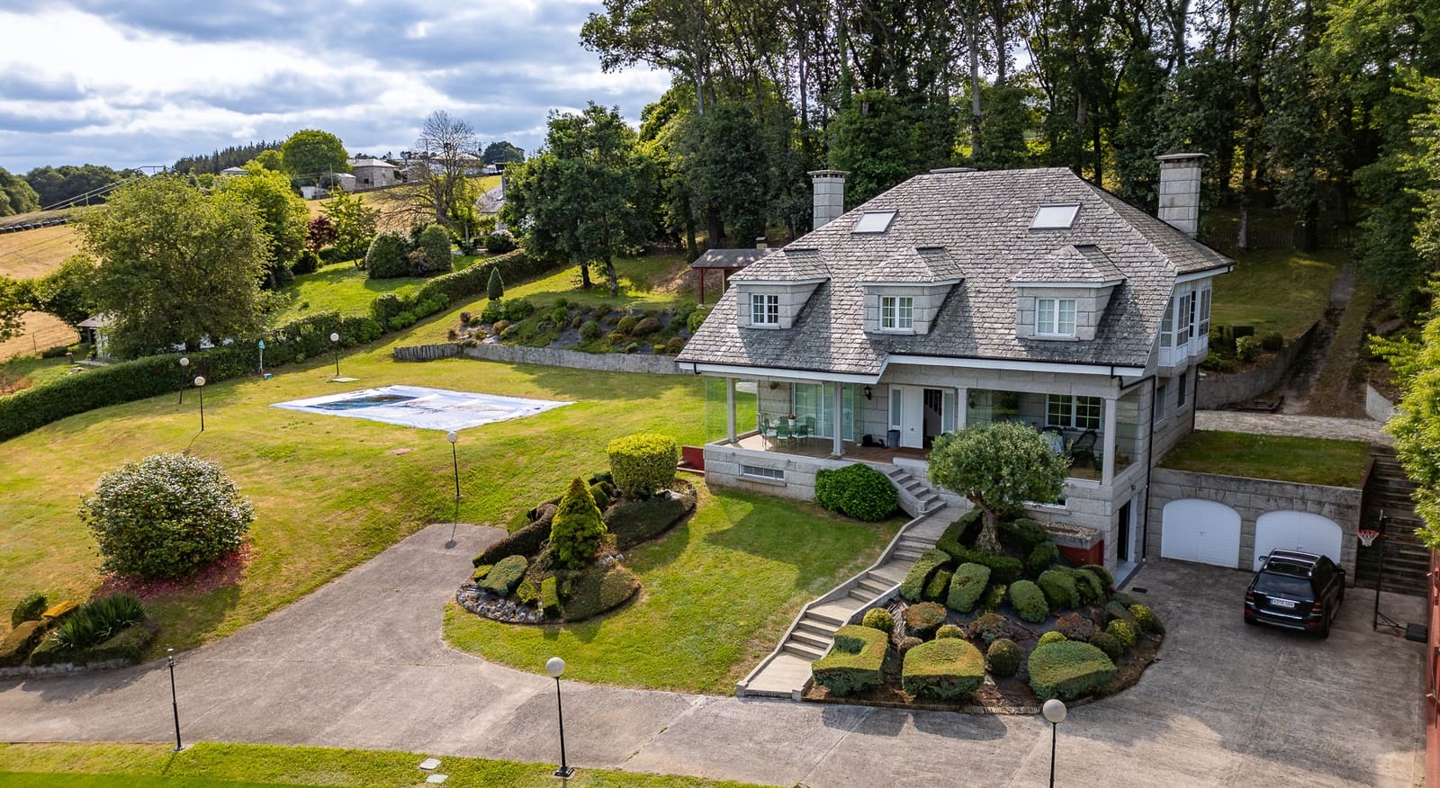 5 soveværelse Finca/Landehus til salg i Lugo by med swimmingpool - € 590.000 (Ref: 9082649)