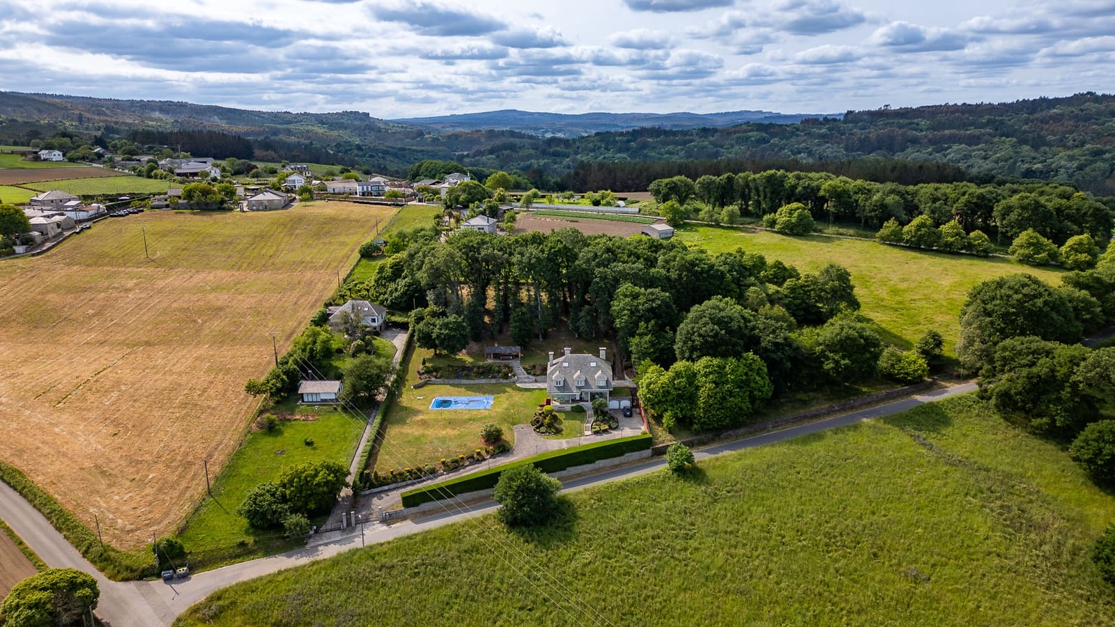 5 soveværelse Finca/Landehus til salg i Lugo by med swimmingpool - € 590.000 (Ref: 9082649)