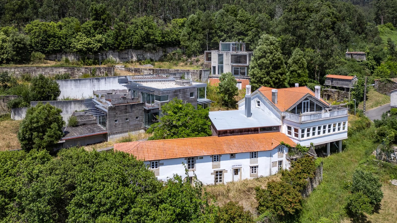 1 soveværelse Virksomhed til salg i Ponteceso med swimmingpool - € 700.000 (Ref: 9109566)