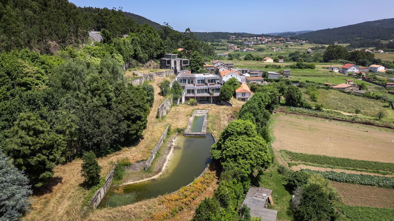 1 soveværelse Virksomhed til salg i Ponteceso med swimmingpool - € 700.000 (Ref: 9109566)