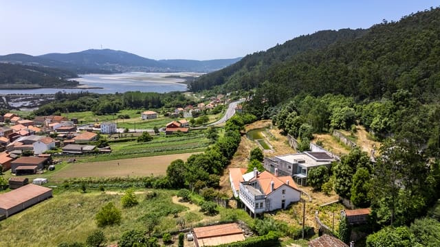 Negocio de 1 habitación en Ponteceso en venta con piscina - 650.000 € (Ref: 9109566)
