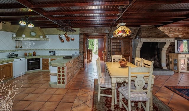 3 quarto Quinta/Casa Rural para venda em Cospeito com piscina - 675 000 € (Ref: 9131694)