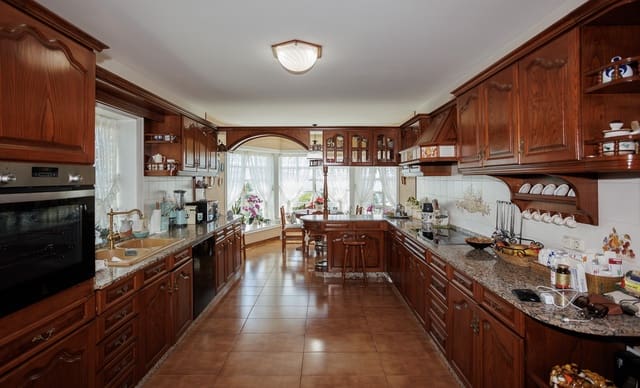 4 bedroom Finca/Country House for sale in Sanxenxo - € 2,800,000 (Ref: 9158379)