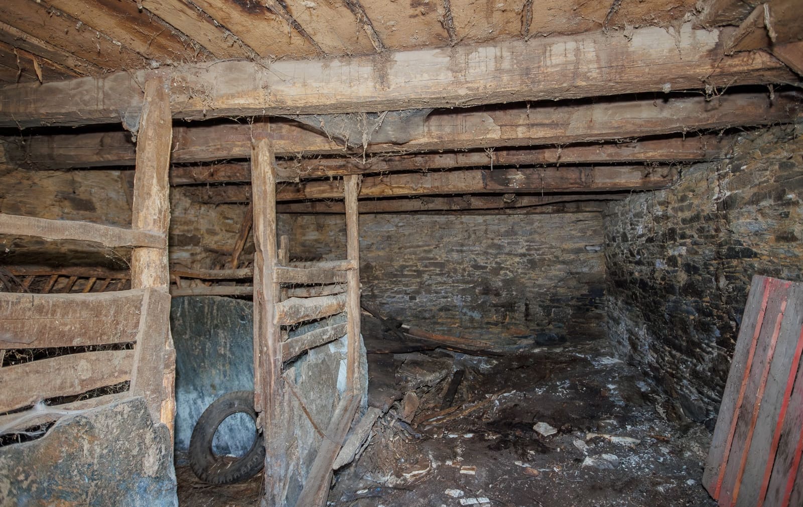 5 quarto Moradia para venda em Folgoso do Courel - 175 000 € (Ref: 9185979)