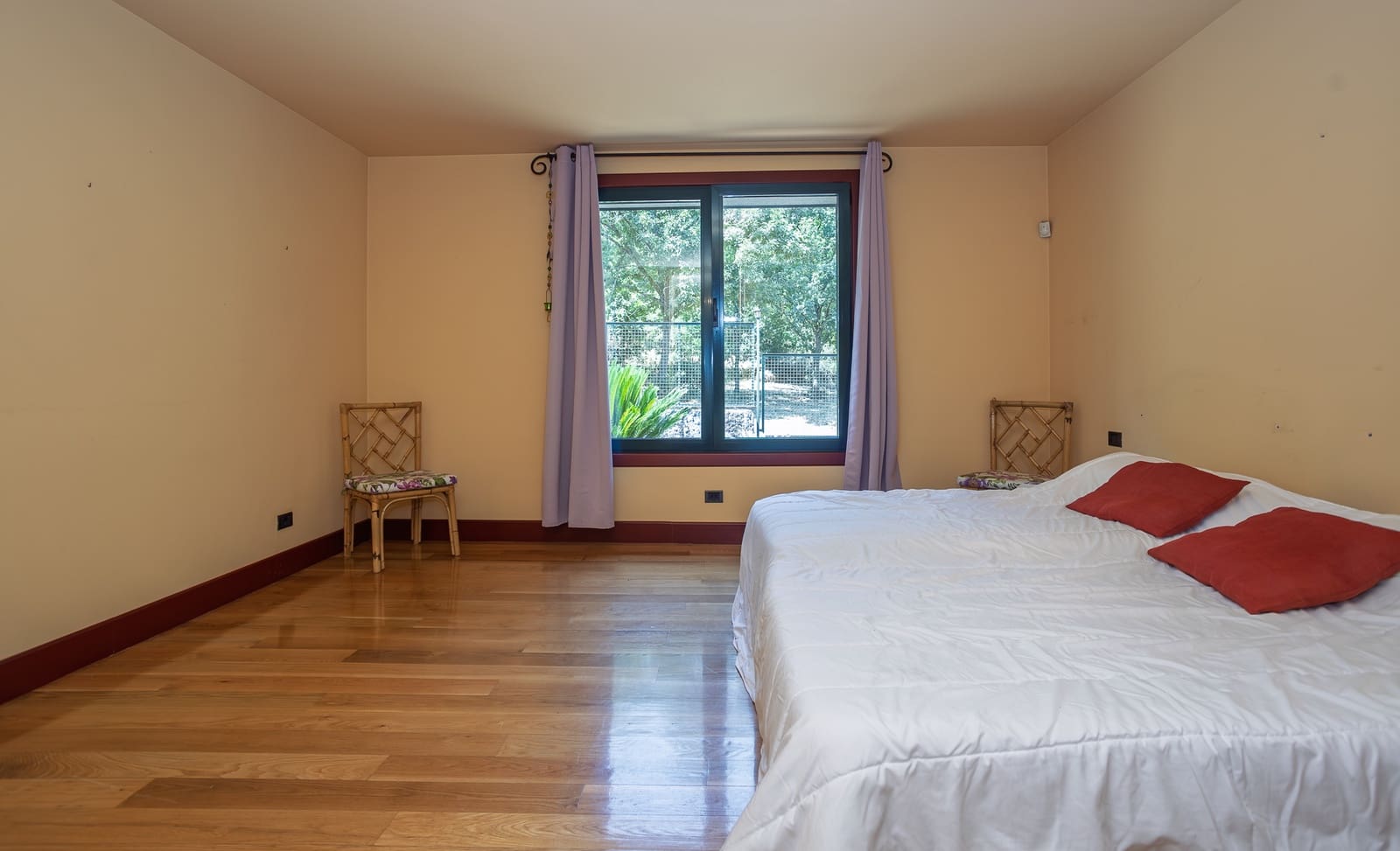 5 soveværelse Finca/Landehus til salg i Ourense by med swimmingpool - € 890.000 (Ref: 9189696)