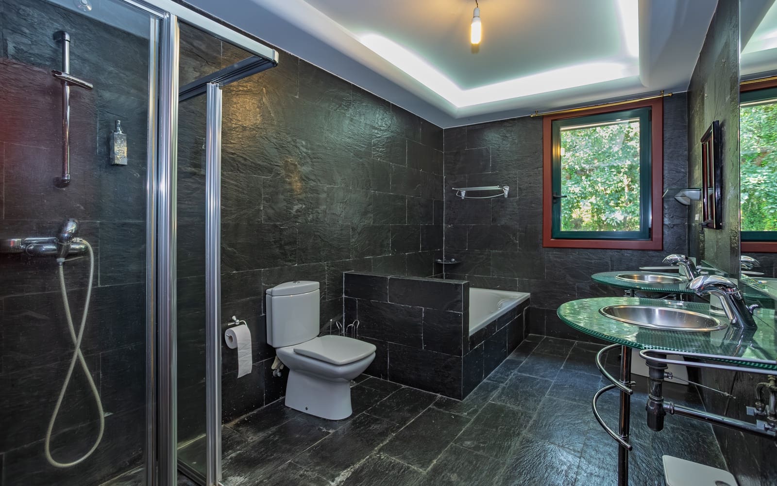 5 soveværelse Finca/Landehus til salg i Ourense by med swimmingpool - € 890.000 (Ref: 9189696)