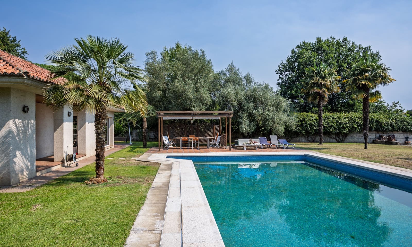 5 soveværelse Finca/Landehus til salg i Ourense by med swimmingpool - € 890.000 (Ref: 9189696)