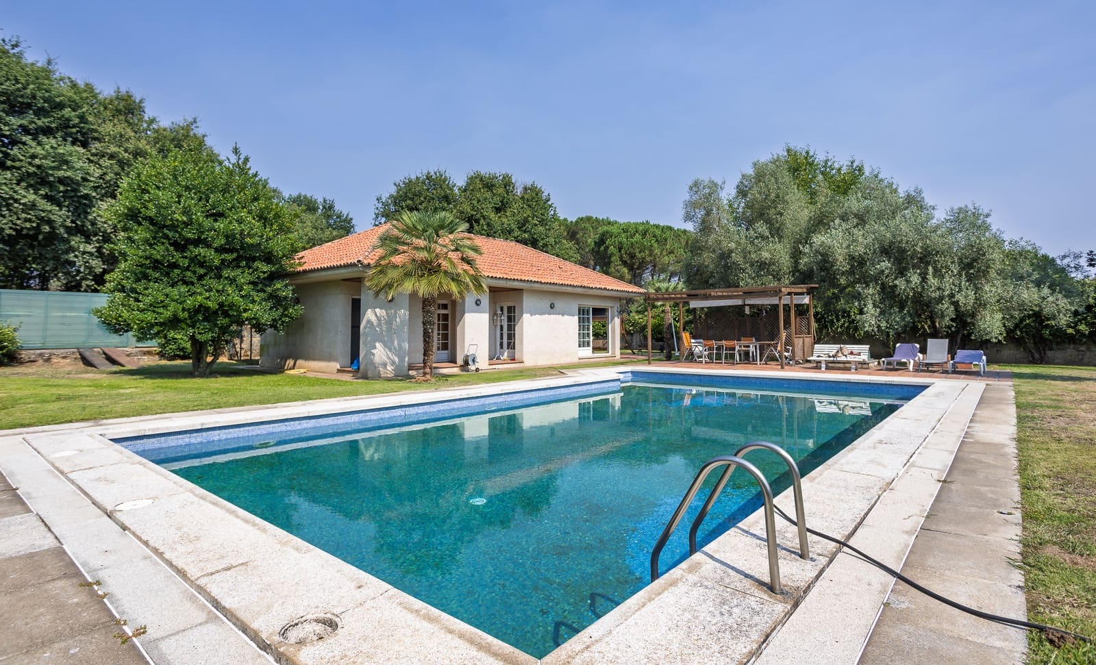5 soveværelse Finca/Landehus til salg i Ourense by med swimmingpool - € 890.000 (Ref: 9189696)