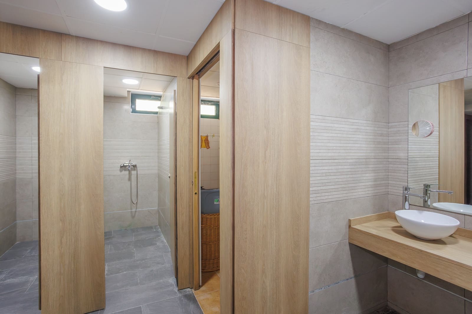 5 soveværelse Finca/Landehus til salg i Ourense by med swimmingpool - € 890.000 (Ref: 9189696)