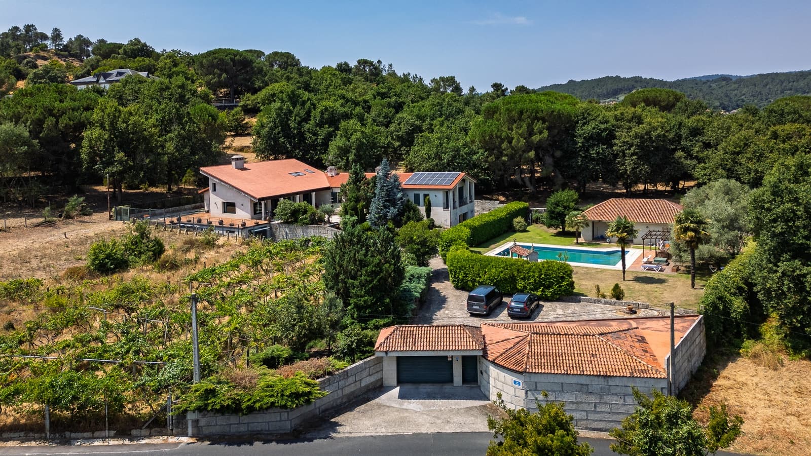 5 soveværelse Finca/Landehus til salg i Ourense by med swimmingpool - € 890.000 (Ref: 9189696)