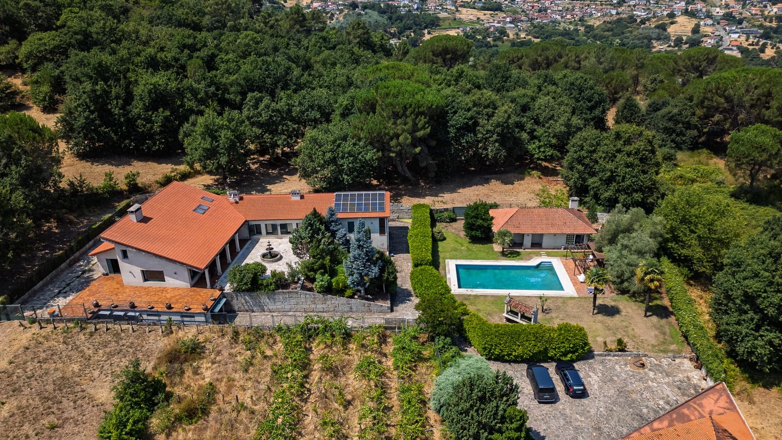 5 soveværelse Finca/Landehus til salg i Ourense by med swimmingpool - € 890.000 (Ref: 9189696)