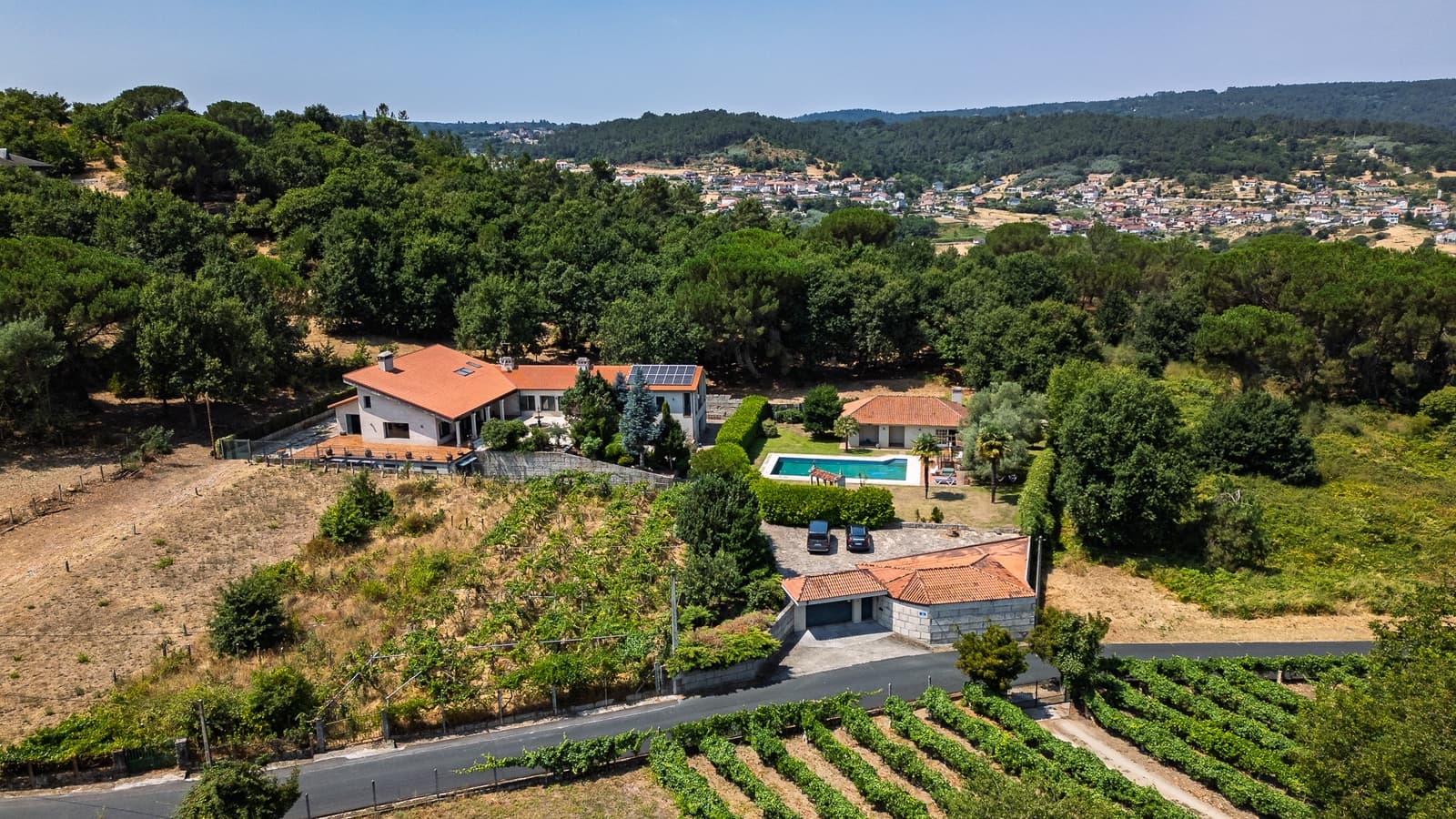 5 soveværelse Finca/Landehus til salg i Ourense by med swimmingpool - € 890.000 (Ref: 9189696)