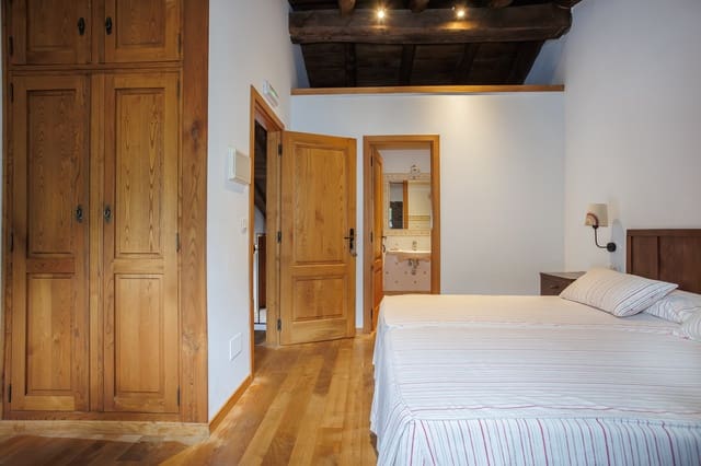 10 bedroom Business for sale in Folgoso do Courel - € 650,000 (Ref: 9220267)