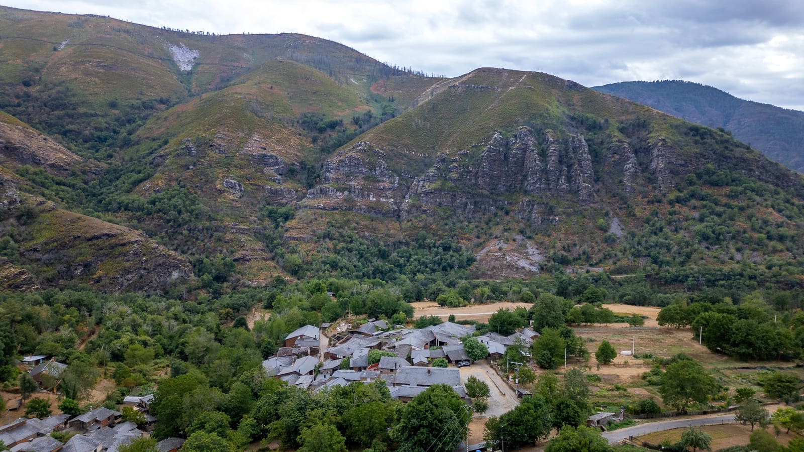 10 soveværelse Virksomhed til salg i Folgoso do Courel - € 650.000 (Ref: 9220267)