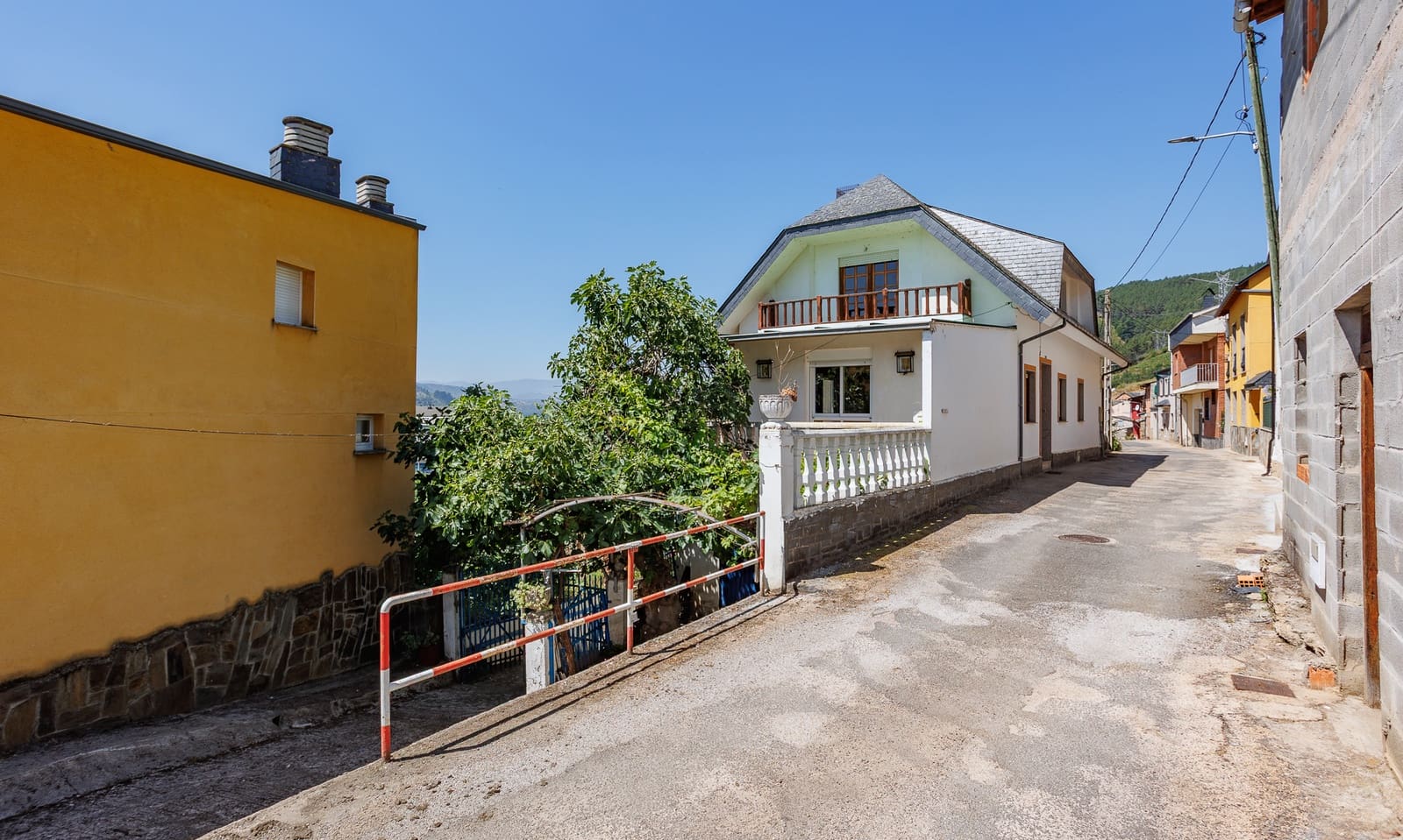 7 sovrum Finca/Hus på landet till salu i Vilamartin de Valdeorras - 165 000 € (Ref: 9263299)