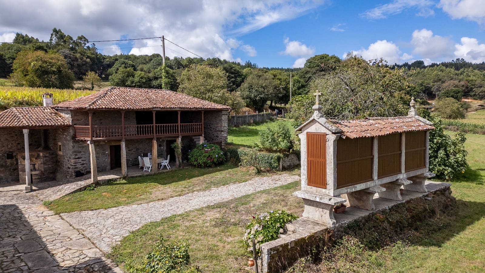 7 slaapkamer Finca/Landhuis te koop in Lalin met garage - € 385.000 (Ref: 9306406)