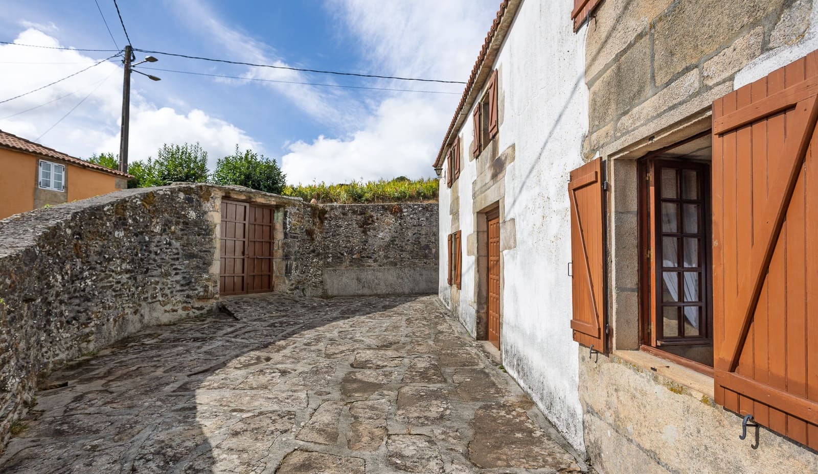 7 slaapkamer Finca/Landhuis te koop in Lalin met garage - € 385.000 (Ref: 9306406)